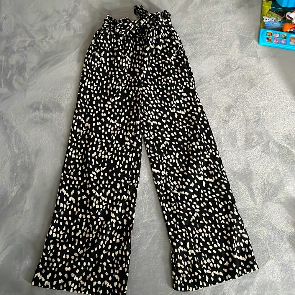Lulus high waisted loose pant with pockets and belt